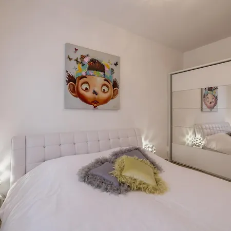 Luxury Leona Apartment *